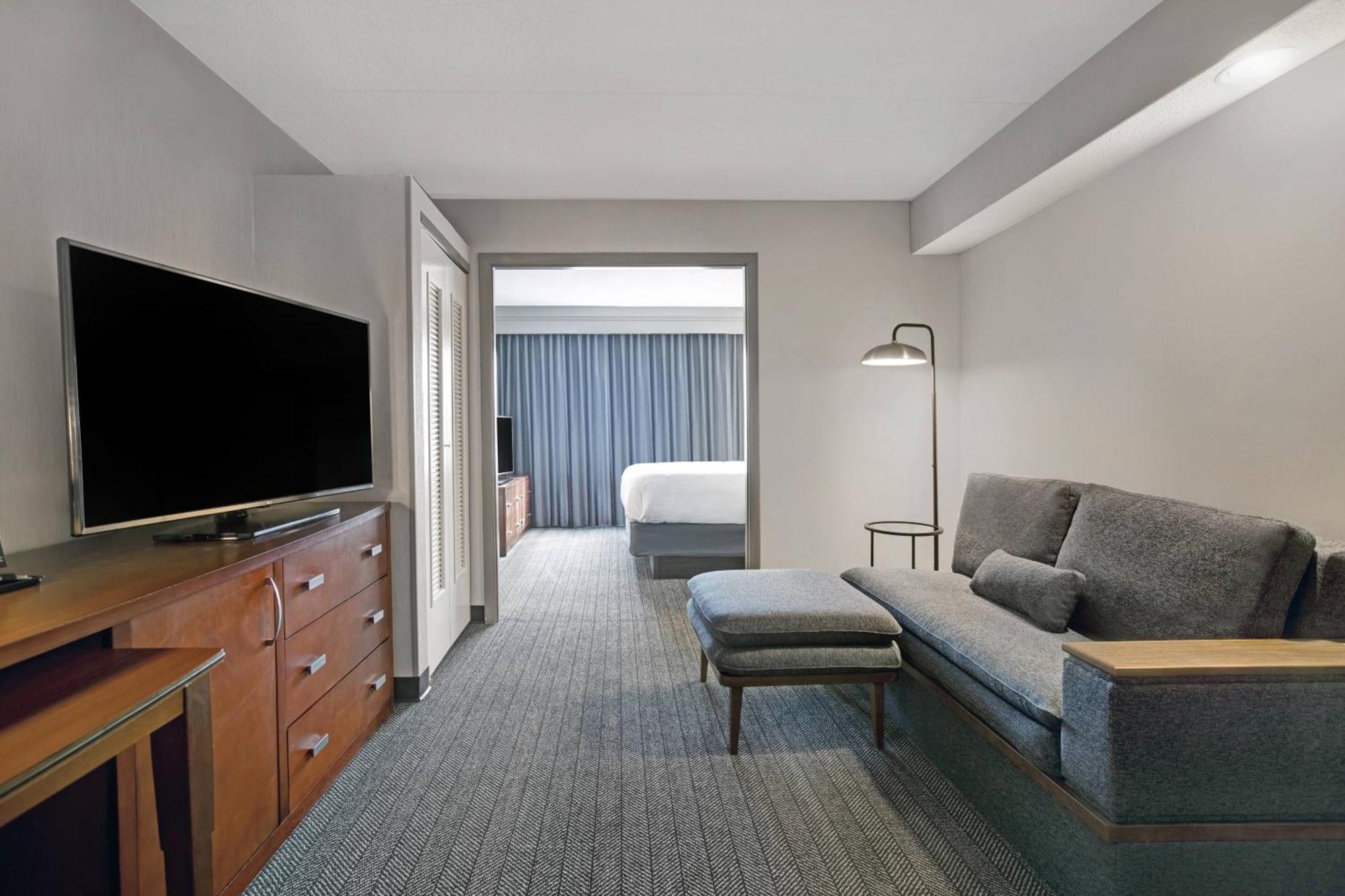 Courtyard Chicago Elmhurst/Oakbrook Area Екстериор снимка
