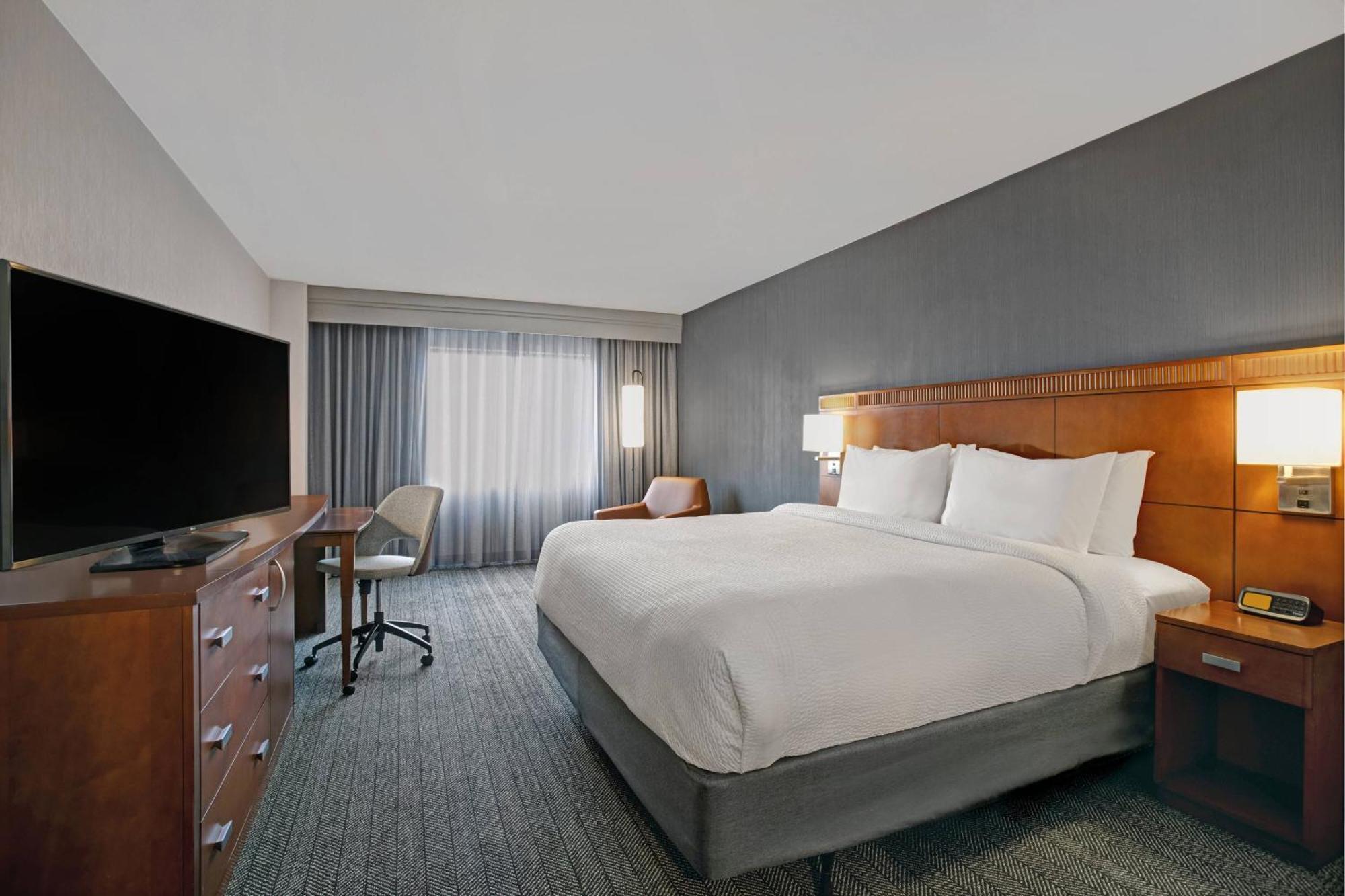 Courtyard Chicago Elmhurst/Oakbrook Area Екстериор снимка