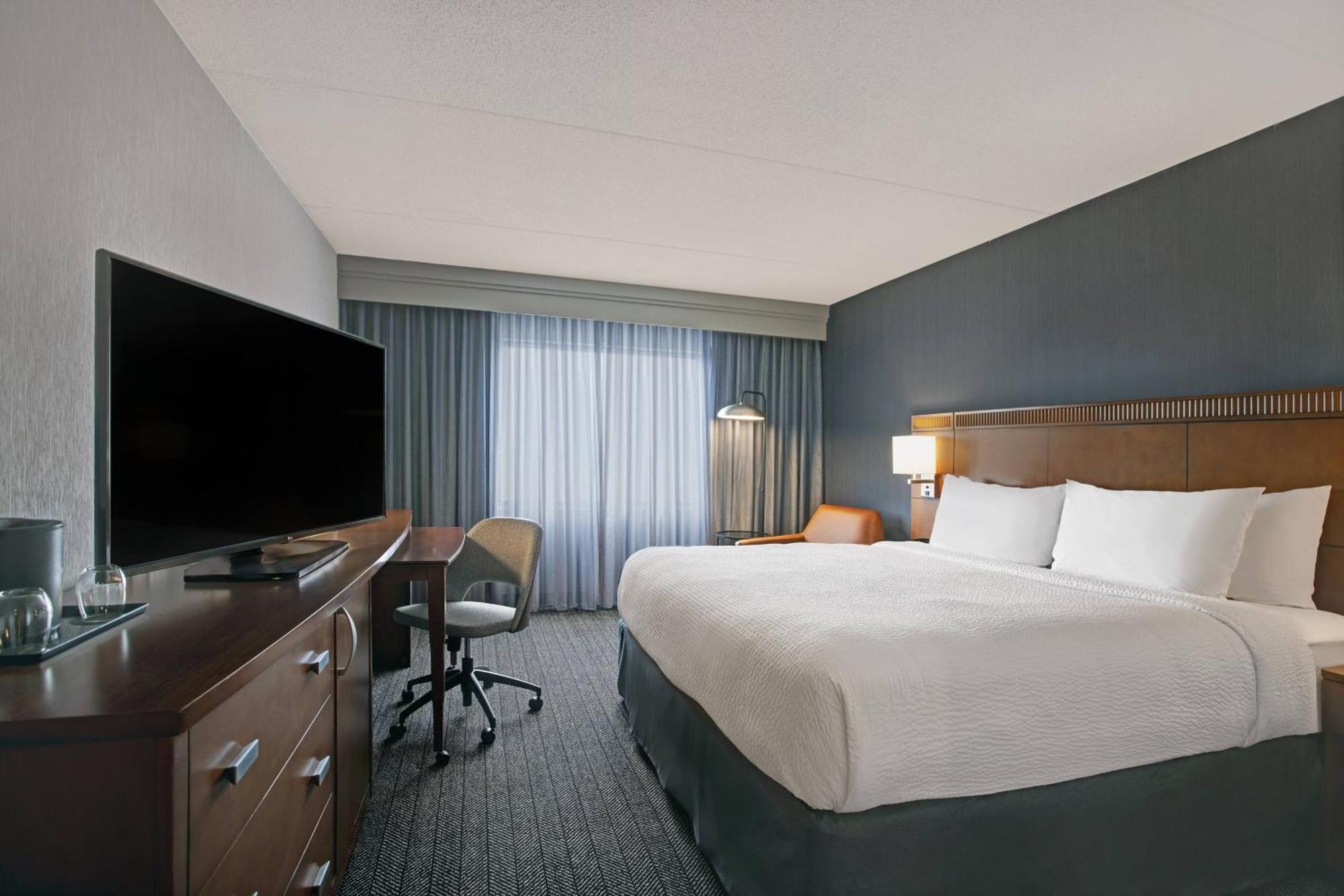 Courtyard Chicago Elmhurst/Oakbrook Area Екстериор снимка