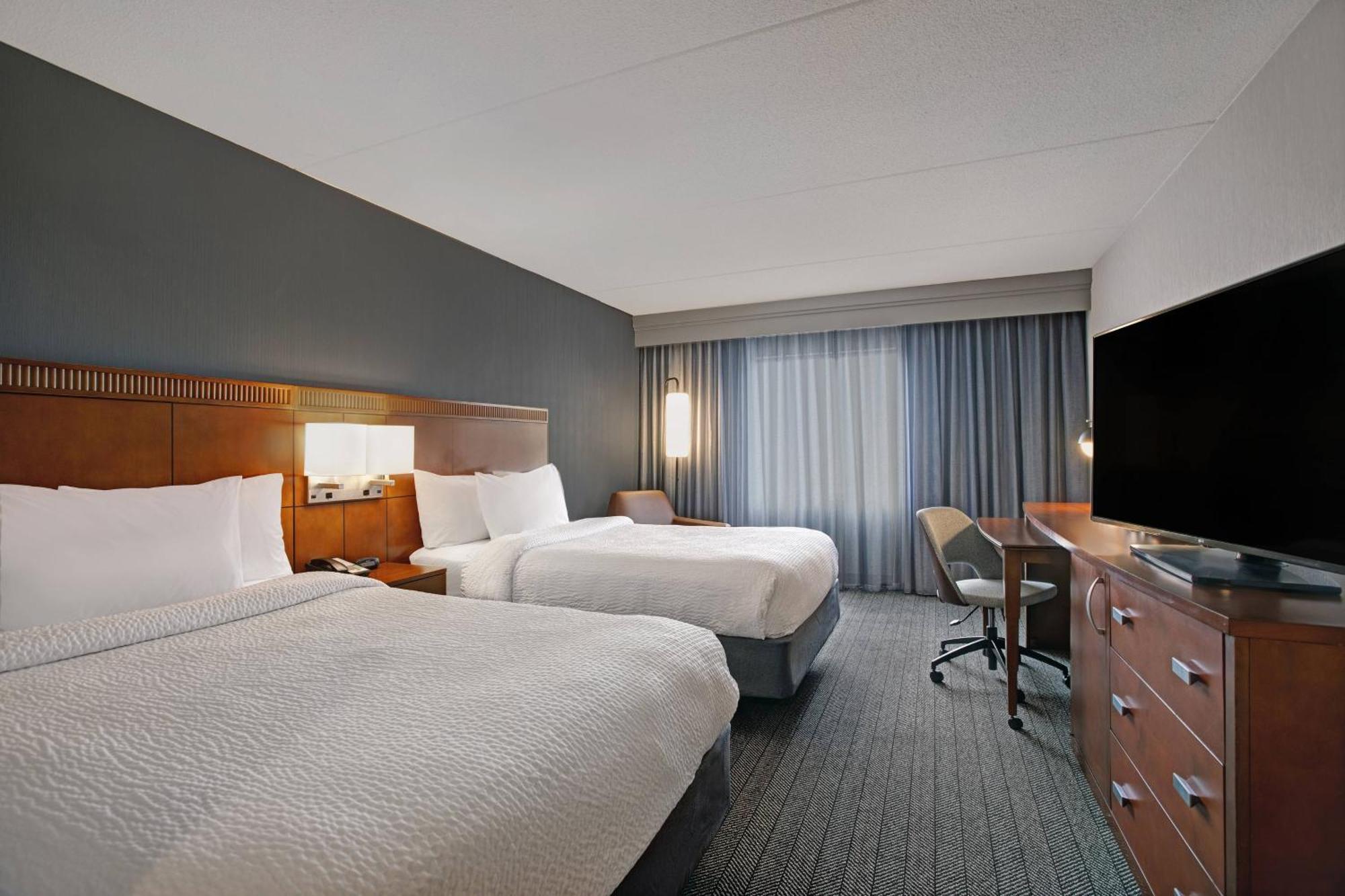 Courtyard Chicago Elmhurst/Oakbrook Area Екстериор снимка