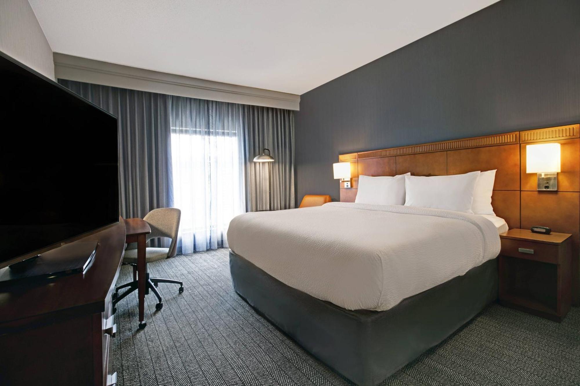 Courtyard Chicago Elmhurst/Oakbrook Area Екстериор снимка