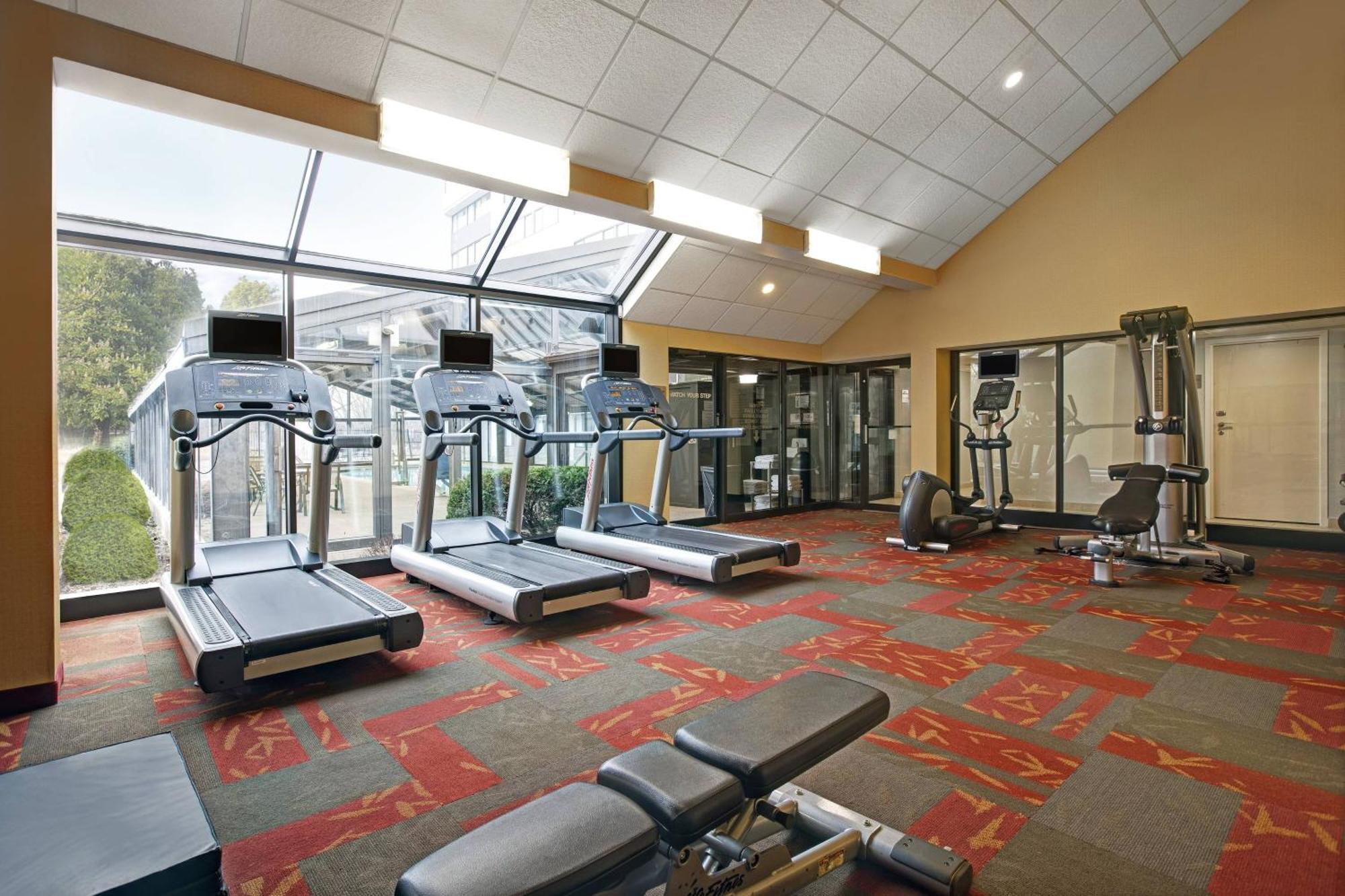 Courtyard Chicago Elmhurst/Oakbrook Area Екстериор снимка