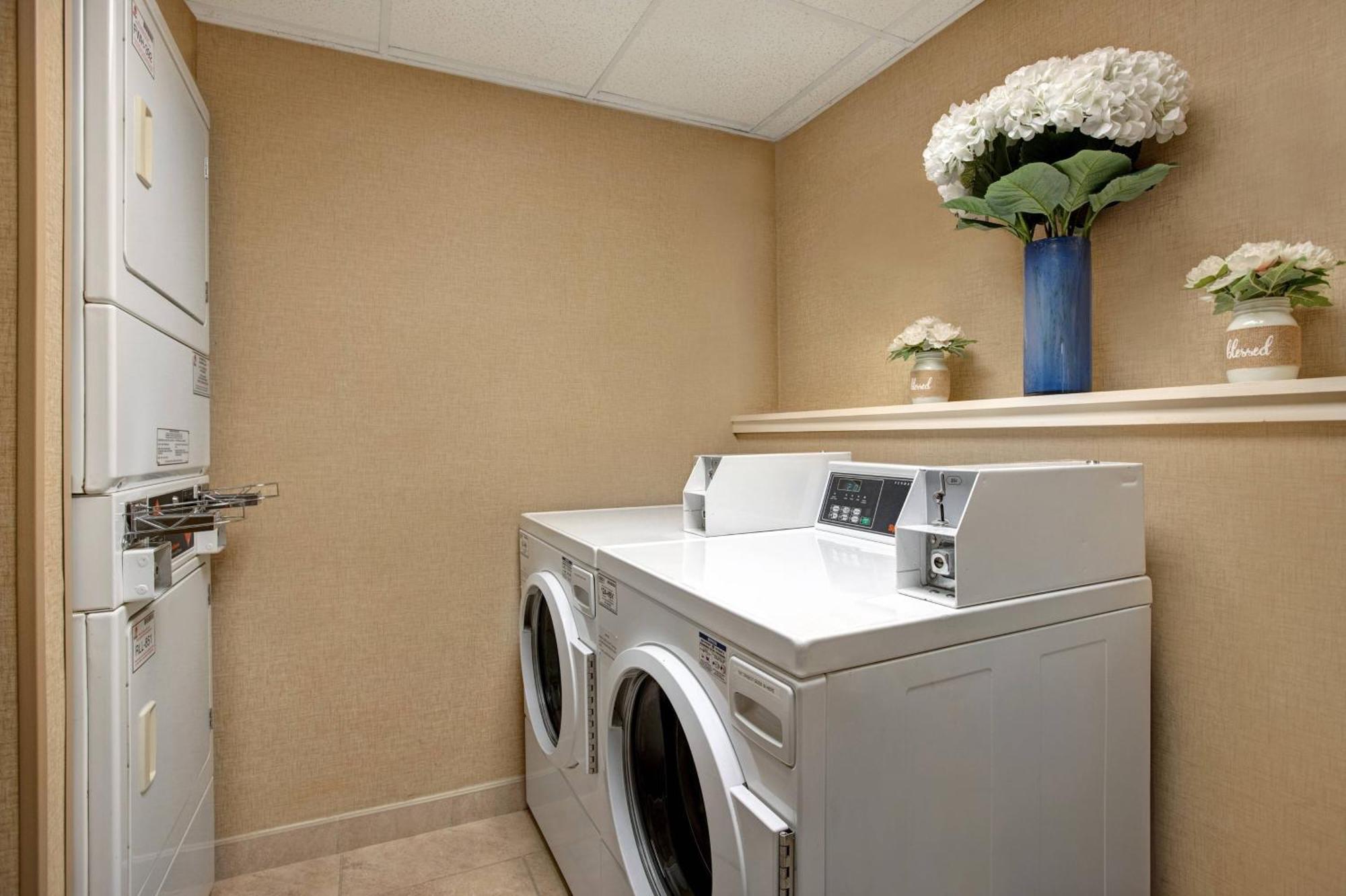 Courtyard Chicago Elmhurst/Oakbrook Area Екстериор снимка